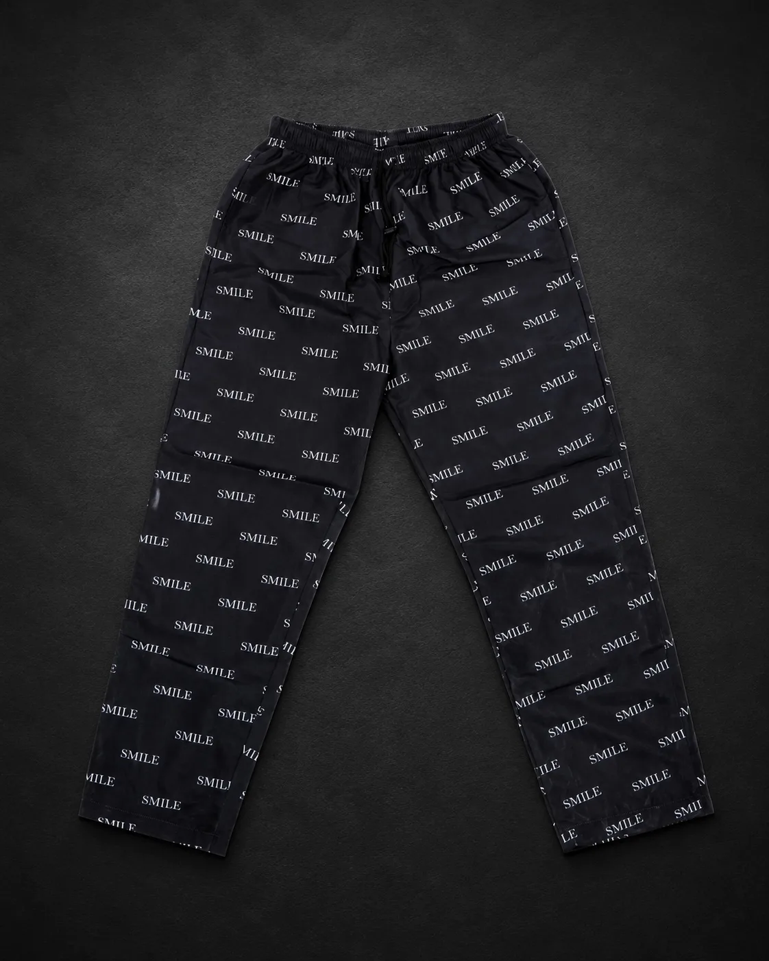 Smile Pants باللون الأسود — منظر أمامي