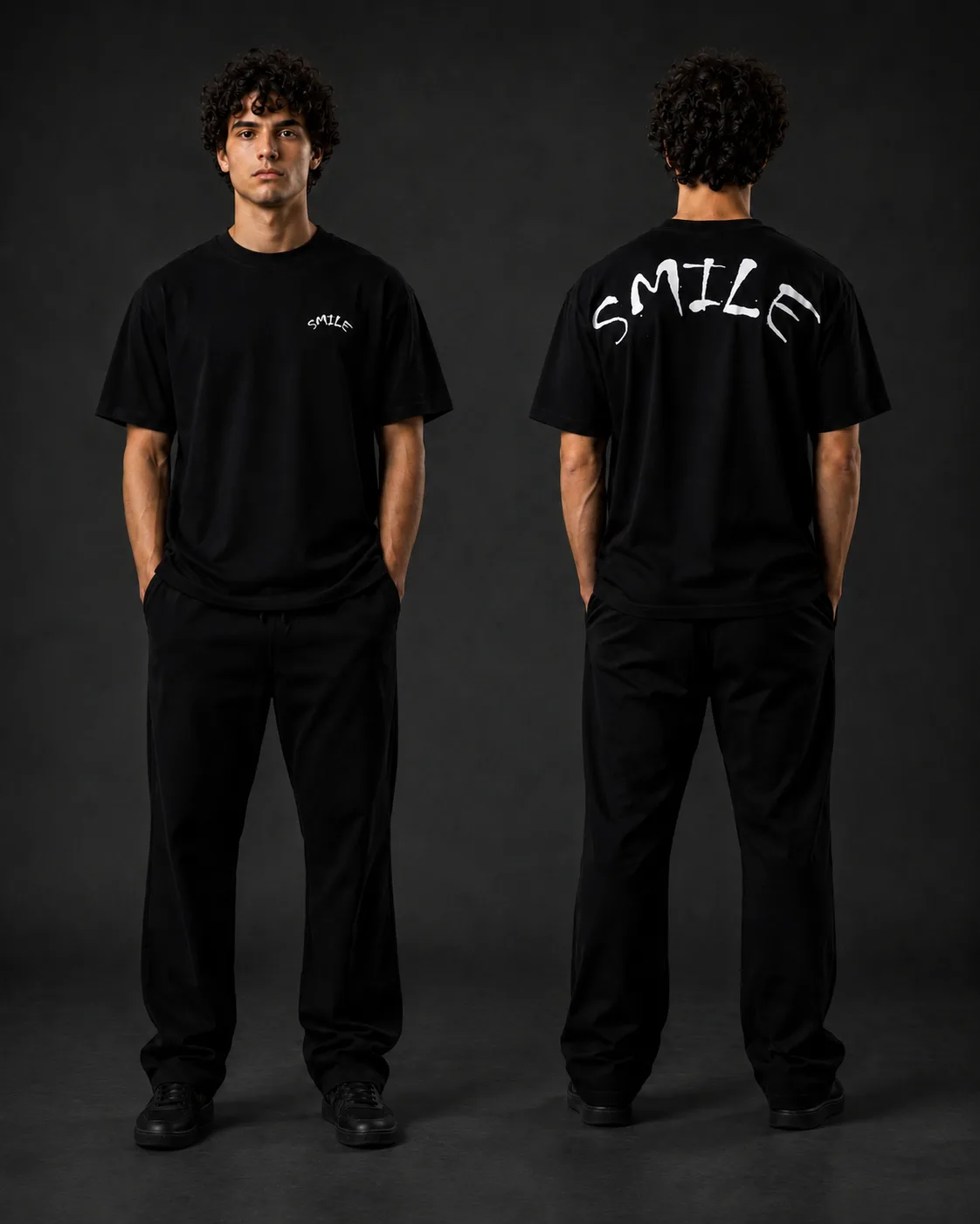 THE SMILY T-SHIRT باللون الأسود — معروض على عارض